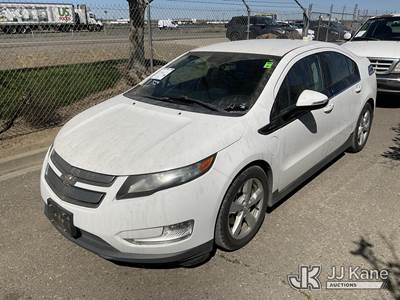 2015 Chevrolet Volt Standard w/ Navigation 4-Door Plug-In Hybrid Sedan