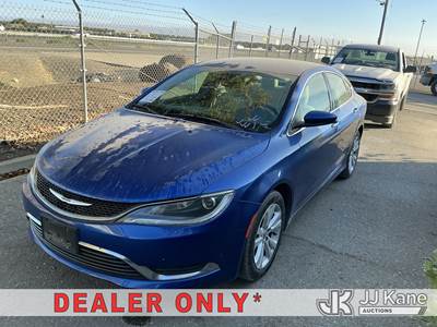 2015 Chrysler 200 Limited 4-Door Sedan