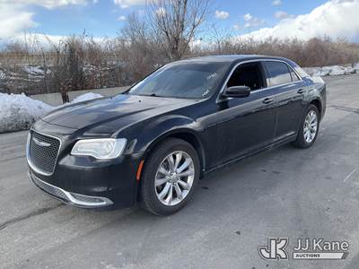 2019 Chrysler 300 Touring AWD 4-Door Sedan