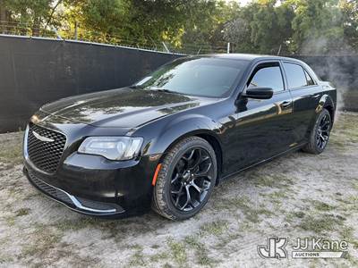 2019 Chrysler 300 4-Door Sedan