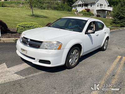 2013 Dodge Avenger 4-Door Sedan