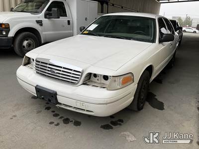 2005 Ford Crown Victoria Police Interceptor 4-Door Sedan