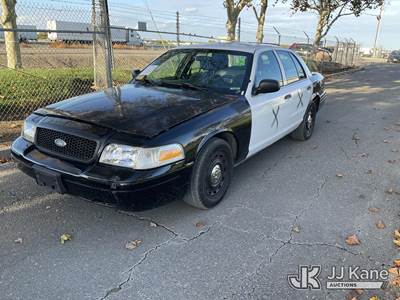2005 Ford Crown Victoria Police Interceptor 4-Door Sedan