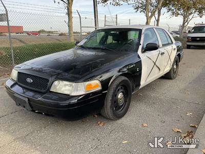 2006 Ford Crown Victoria Police Interceptor 4-Door Sedan