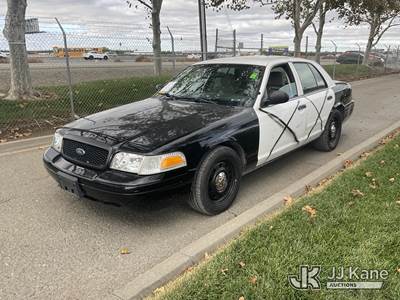 2006 Ford Crown Victoria Police Interceptor 4-Door Sedan