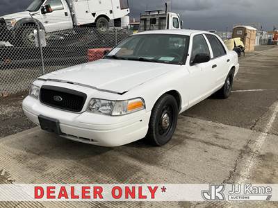 2006 Ford Crown Victoria Police Interceptor 4-Door Sedan Delivery