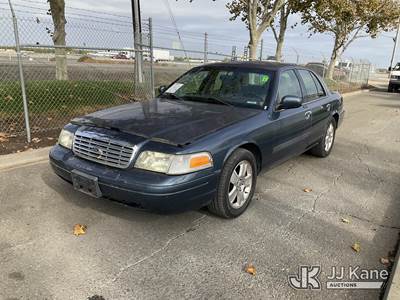 2011 Ford Crown Victoria 4-Door Sedan