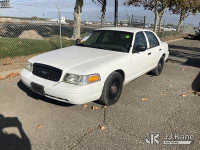2006 Ford Crown Victoria Police Interceptor 4-Door Sedan Delivery
