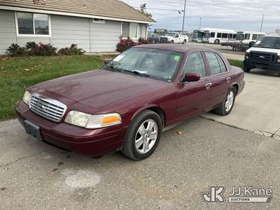 2011 Ford Crown Victoria 4-Door Sedan