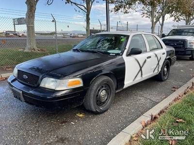 2006 Ford Crown Victoria Police Interceptor 4-Door Sedan