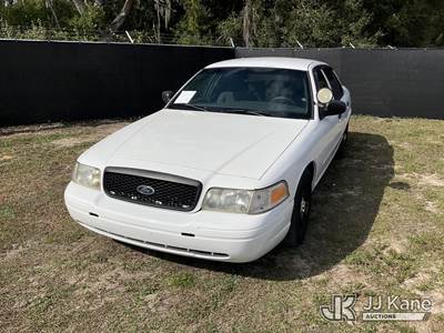 2003 Ford Crown Victoria Police Interceptor 4-Door Sedan