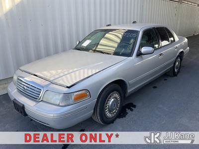 2000 Ford Crown Victoria Police Interceptor 4-Door Sedan