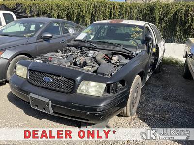 2003 Ford Crown Victoria Police Interceptor 4-Door Sedan