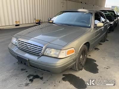 2000 Ford Crown Victoria Police Interceptor 4-Door Sedan
