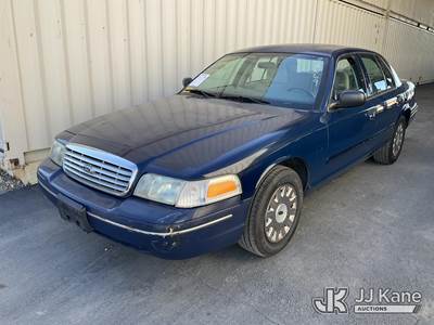 2005 Ford Crown Victoria Police Interceptor 4-Door Sedan