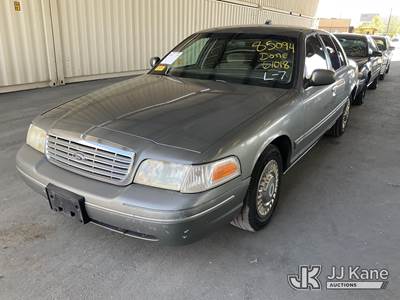 2000 Ford Crown Victoria Police Interceptor 4-Door Sedan