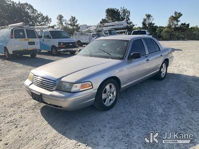 2010 Ford Crown Victoria LX 4-Door Sedan