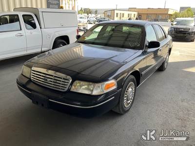 2000 Ford Crown Victoria Police Interceptor 4-Door Sedan