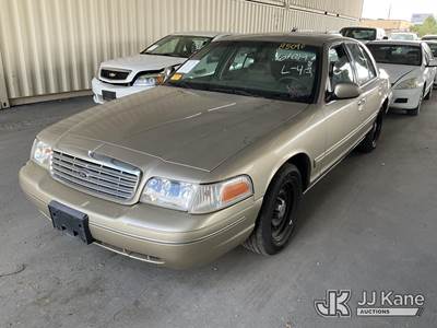 2000 Ford Crown Victoria Police Interceptor 4-Door Sedan