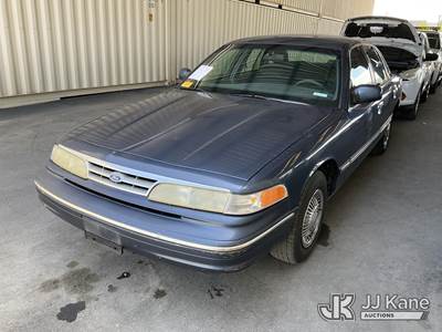 1997 Ford Crown Victoria Base 4-Door Sedan