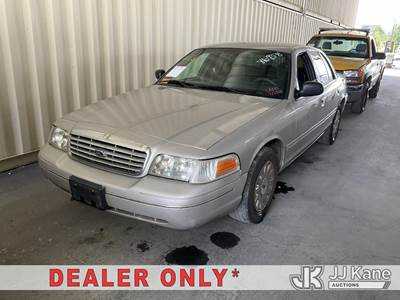 2005 Ford Crown Victoria Police Interceptor 4-Door Sedan