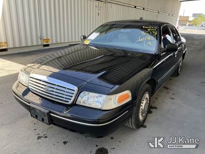2000 Ford Crown Victoria Police Interceptor 4-Door Sedan