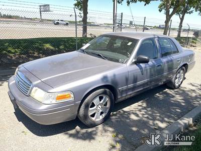 2006 Ford Crown Victoria Police Interceptor 4-Door Sedan