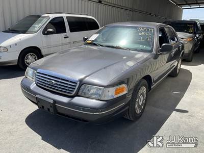 2005 Ford Crown Victoria Police Interceptor 4-Door Sedan