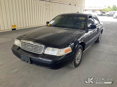 2000 Ford Crown Victoria Police Interceptor 4-Door Sedan