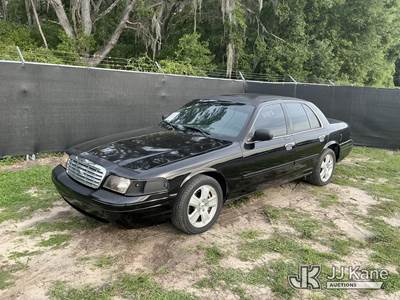 2009 Ford Crown Victoria LX 4-Door Sedan