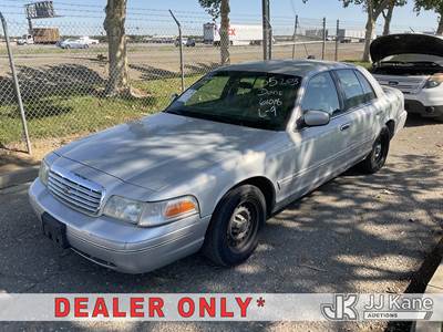 2000 Ford Crown Victoria Police Interceptor 4-Door Sedan