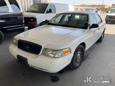 2005 Ford Crown Victoria Police Interceptor 4-Door Sedan