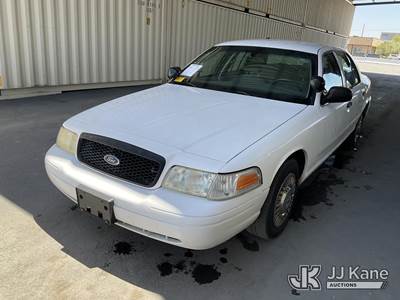 2002 Ford Crown Victoria Police Interceptor 4-Door Sedan
