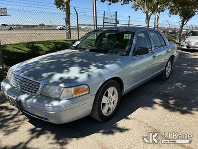 2009 Ford Crown Victoria 4-Door Sedan