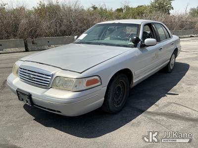 2001 Ford Crown Victoria Police Interceptor 4-Door Sedan