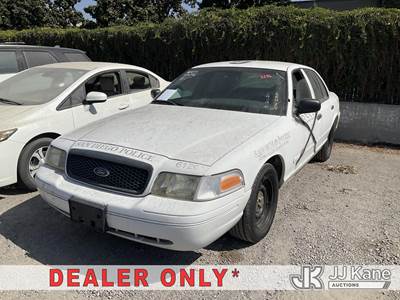 2000 Ford Crown Victoria Police Interceptor 4-Door Sedan