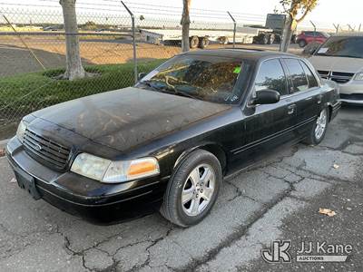 2007 Ford Crown Victoria LX 4-Door Sedan