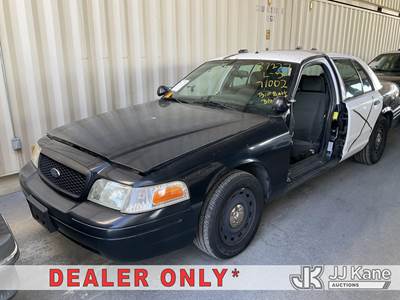 2005 Ford Crown Victoria Police Interceptor 4-Door Sedan Delivery