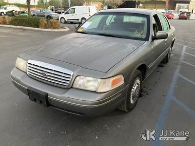 2000 Ford Crown Victoria Police Interceptor 4-Door Sedan
