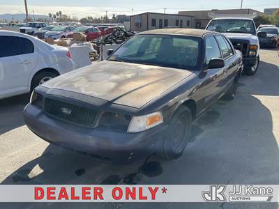 2001 Ford Crown Victoria Police Interceptor 4-Door Sedan