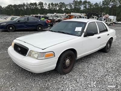 2010 Ford Crown Victoria Police Interceptor 4-Door Sedan