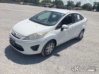 2013 Ford Fiesta S Sedan 4-Door Sedan