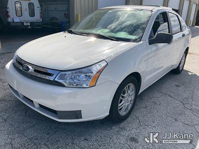 2010 Ford Focus 4-Door SE Sedan