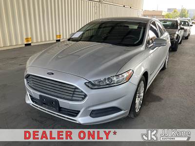 2014 Ford Fusion Hybrid 4-Door Sedan