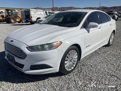 2013 Ford Fusion 4-Door Hybrid Sedan