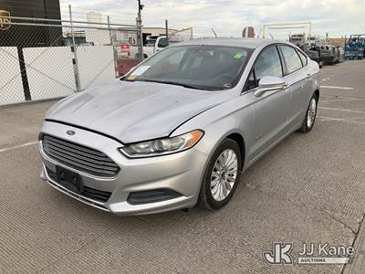 2013 Ford Fusion Hybrid 4-Door Sedan