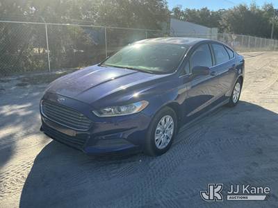 2013 Ford Fusion 4-Door Sedan
