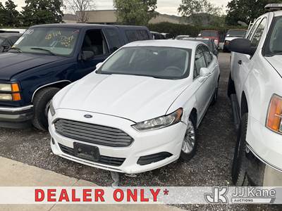 2015 Ford Fusion Hybrid 4-Door Sedan