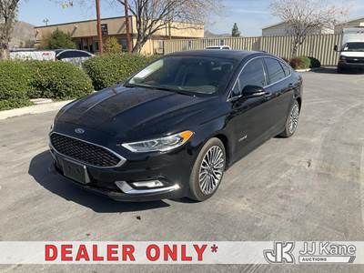 2017 Ford Fusion Hybrid Titanium 4-Door Sedan