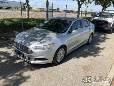 2015 Ford Fusion Hybrid SE 4-Door Sedan